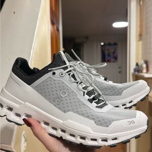 On Running Men's Athletic Shoes in Gray and White